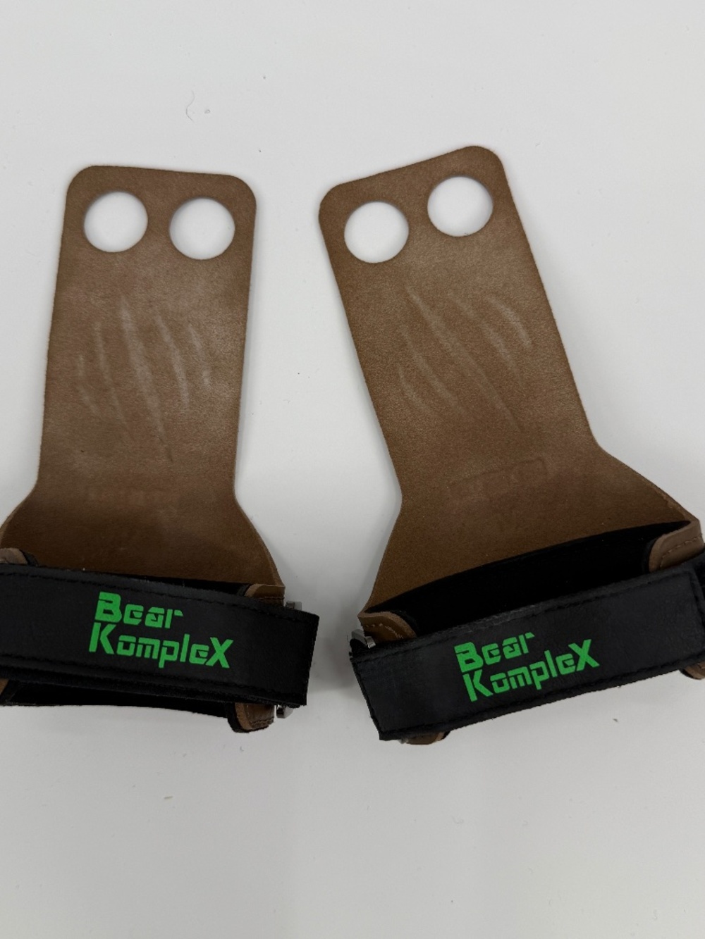 Bear Komplex 2 Hole Leather Gymnastics Hand Grips Brown CrossFit Pul Up Medium